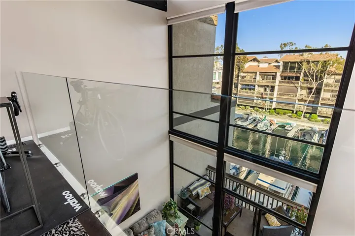 5328 Marina Pacifica Dr N, Long Beach, California 90803
