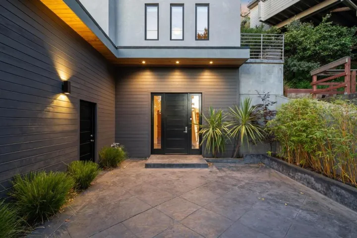 1076 Humboldt Road, Brisbane, California 94005