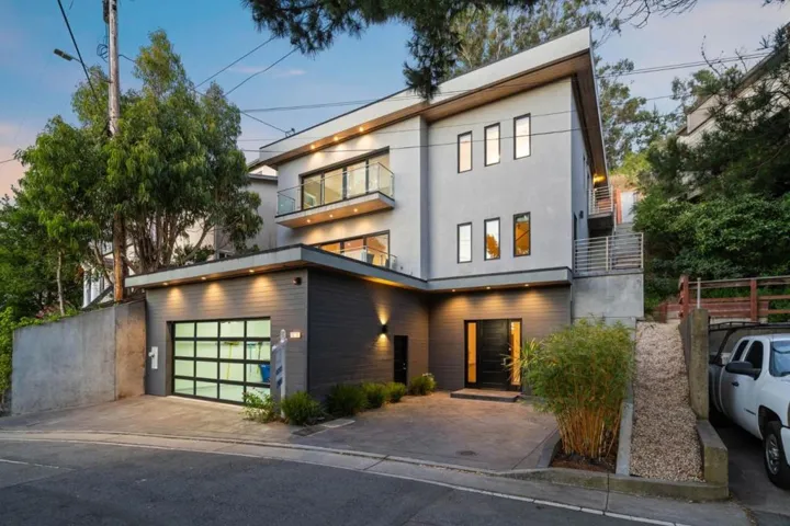1076 Humboldt Road, Brisbane, California 94005