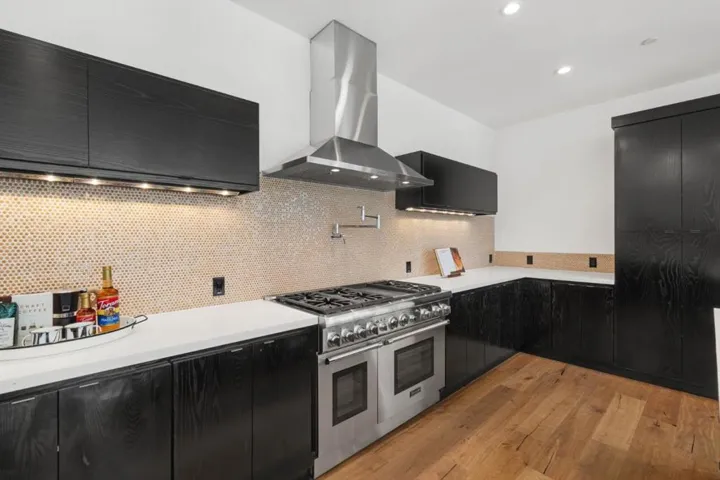 1076 Humboldt Road, Brisbane, California 94005