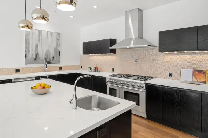 1076 Humboldt Road, Brisbane, California 94005