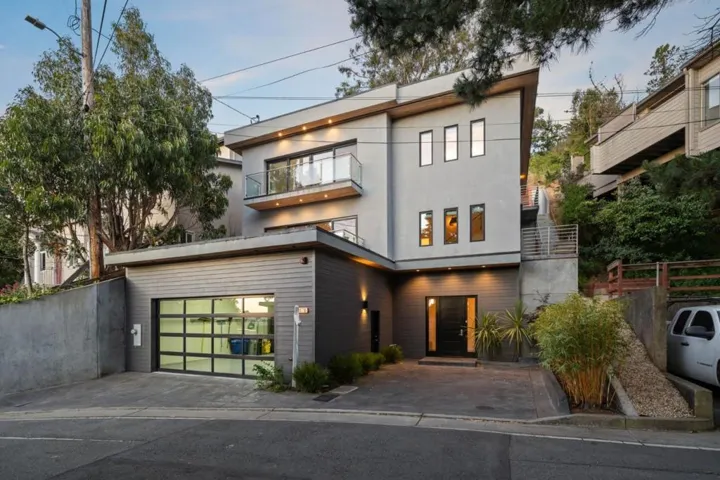 1076 Humboldt Road, Brisbane, California 94005