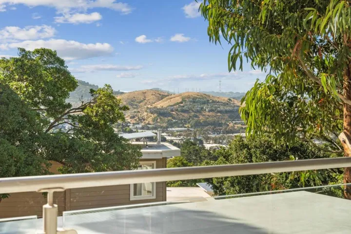 1076 Humboldt Road, Brisbane, California 94005