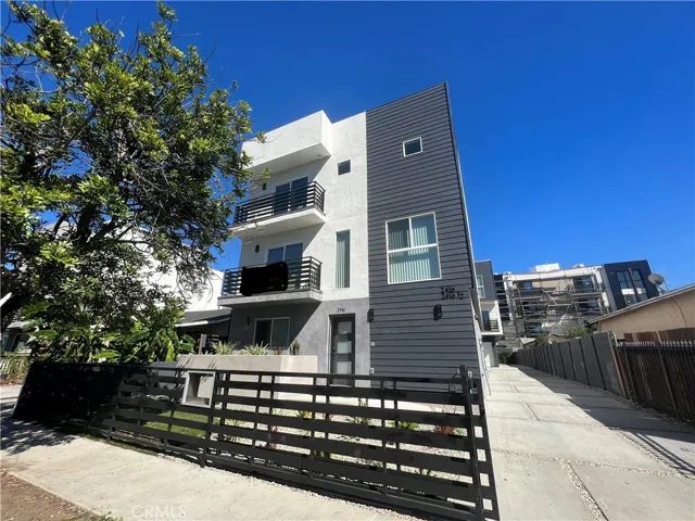 2416 Carmona Avenue, Los Angeles, California 90016