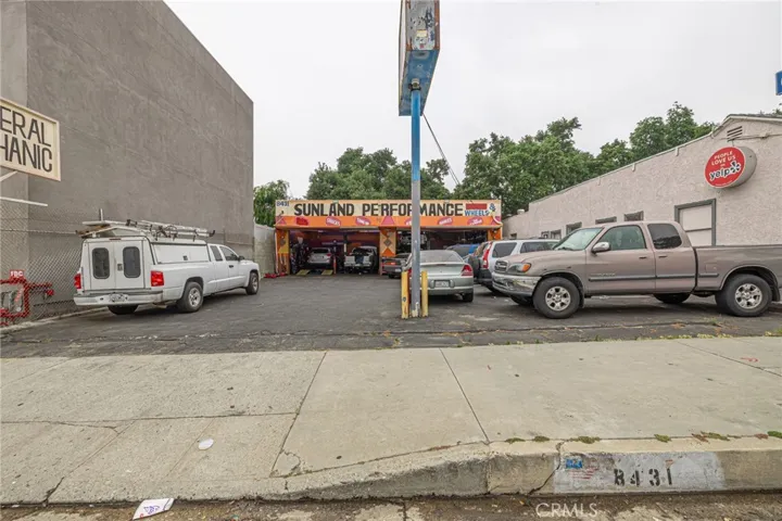 8431 Foothill Boulevard, Sunland, California 91040