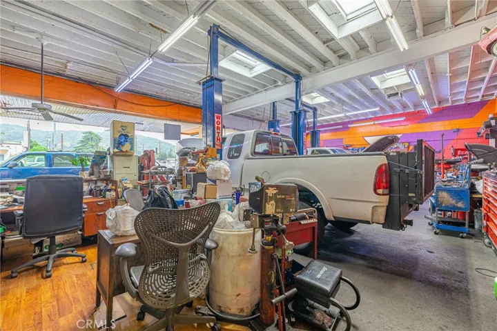 8431 Foothill Boulevard, Sunland, California 91040