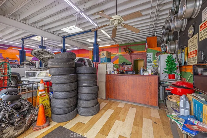 8431 Foothill Boulevard, Sunland, California 91040