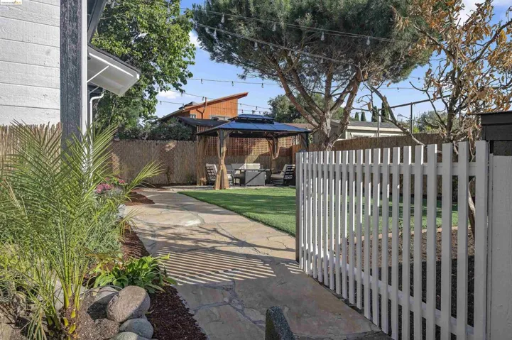 4136 Waterhouse Road, Oakland, California 94602