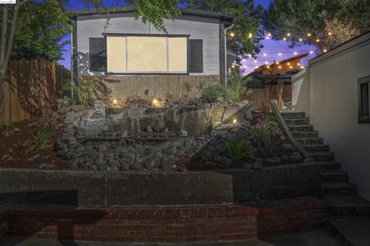 4136 Waterhouse Road, Oakland, California 94602