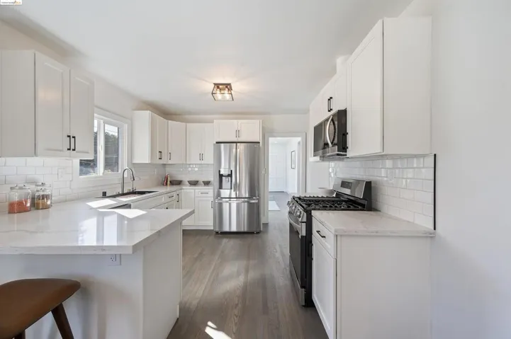 4136 Waterhouse Road, Oakland, California 94602