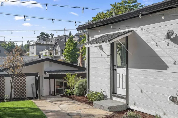 4136 Waterhouse Road, Oakland, California 94602