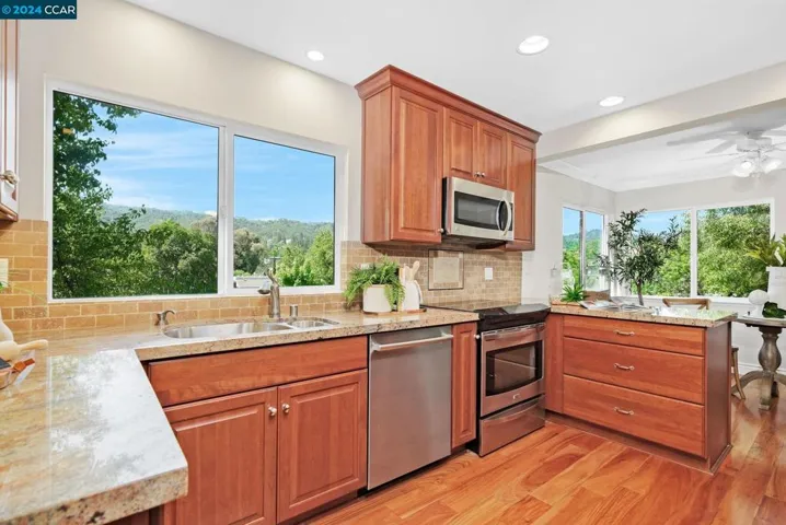3182 Rossmoor Pkwy 2, Walnut Creek, California 94595