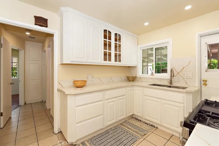 2208 Broderick Avenue, Duarte, California 91010