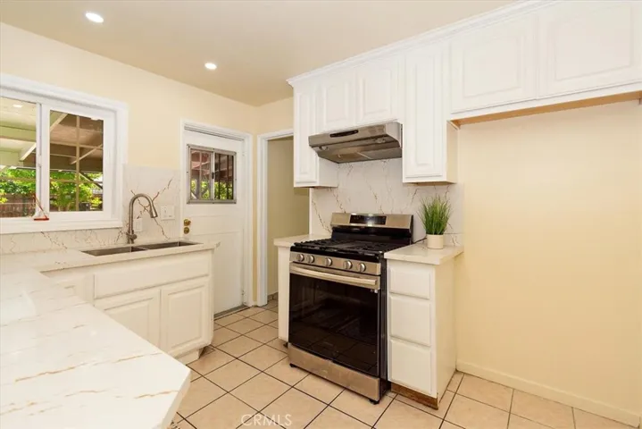 2208 Broderick Avenue, Duarte, California 91010