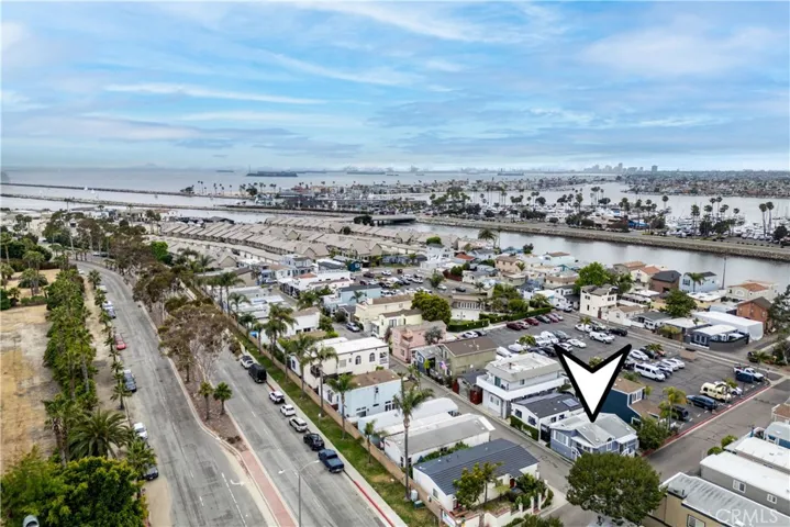 139 Cottonwood Lane, Seal Beach, California 90740
