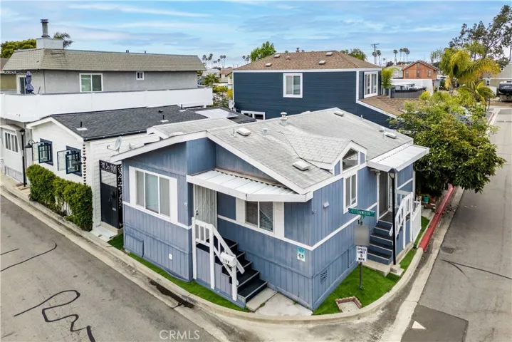139 Cottonwood Lane, Seal Beach, California 90740