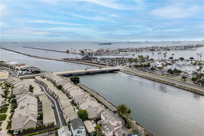 139 Cottonwood Lane, Seal Beach, California 90740