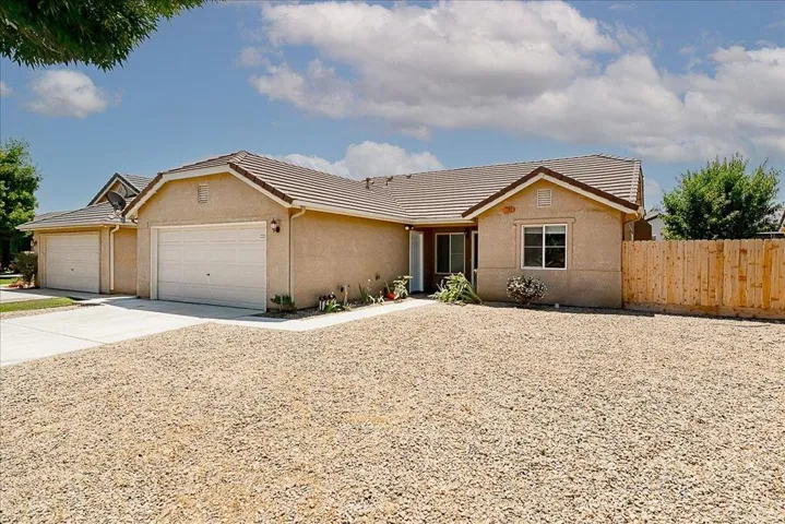 1383 Chamberlain Avenue, Los Banos, California 93635