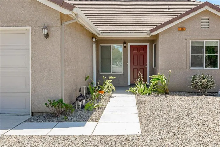 1383 Chamberlain Avenue, Los Banos, California 93635