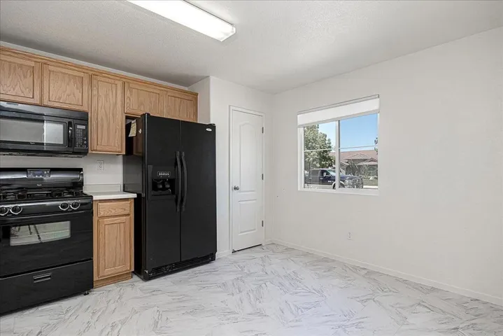 1383 Chamberlain Avenue, Los Banos, California 93635