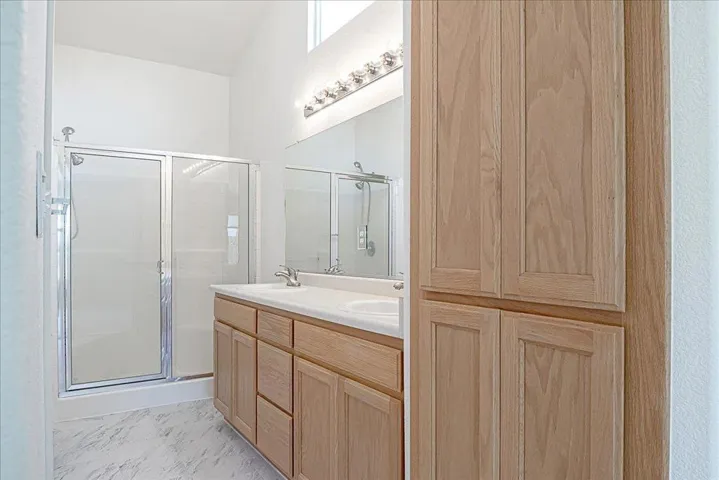 1383 Chamberlain Avenue, Los Banos, California 93635