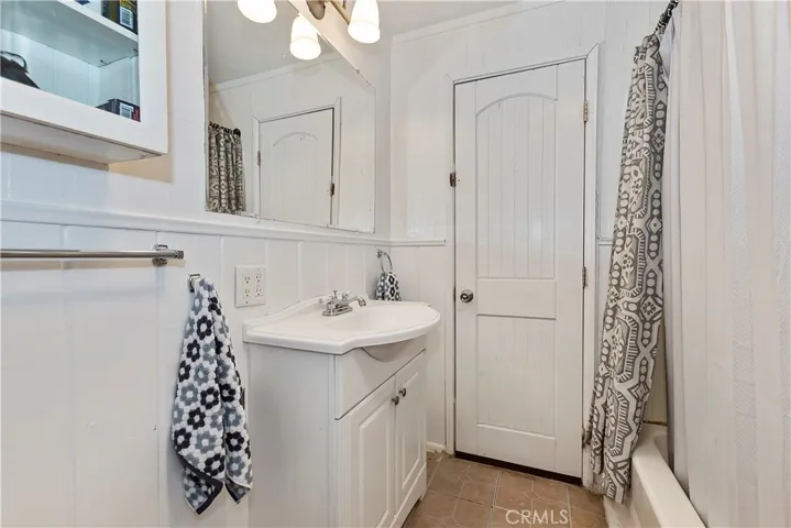693 Longview Drive, Twin Peaks, California 92391