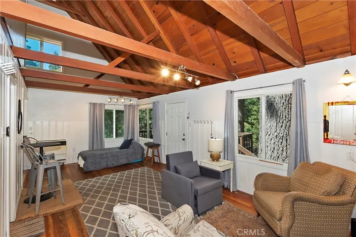 693 Longview Drive, Twin Peaks, California 92391