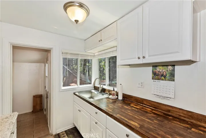 693 Longview Drive, Twin Peaks, California 92391