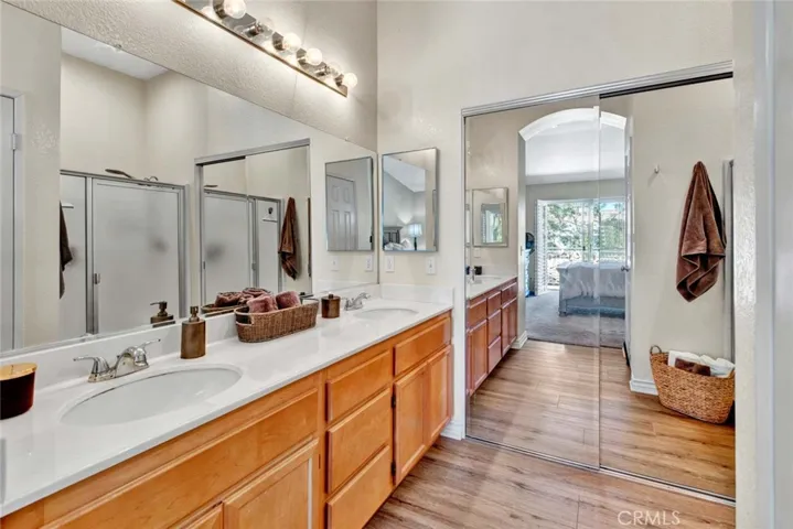 Dual sink vanity in primary bathroom