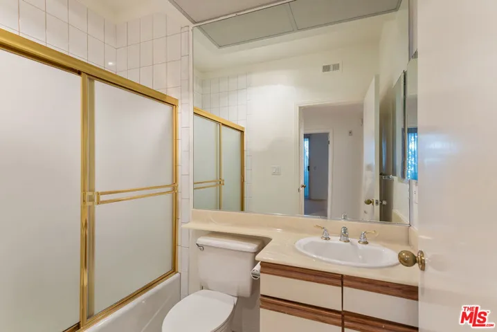 1657 Veteran Avenue 102, Los Angeles, California 90024