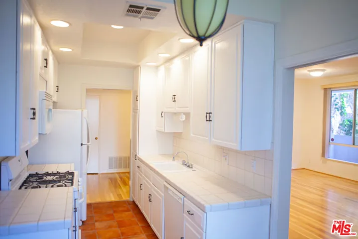 1657 Veteran Avenue 102, Los Angeles, California 90024