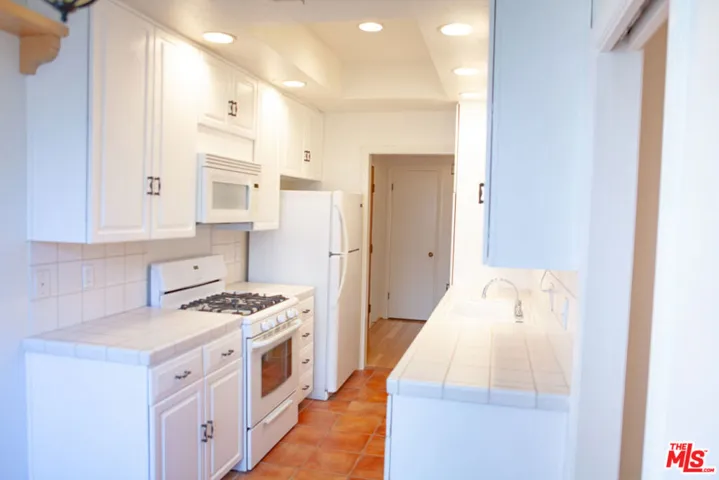 1657 Veteran Avenue 102, Los Angeles, California 90024