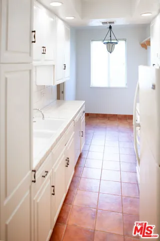 1657 Veteran Avenue 102, Los Angeles, California 90024