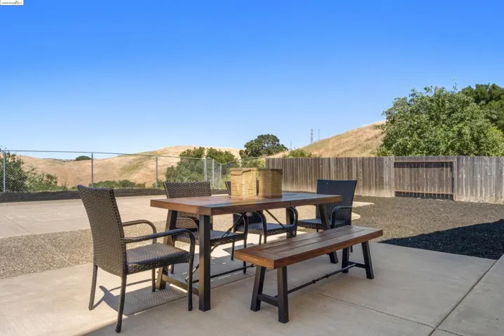 139 Hollyhock Ct, Hercules, California 94547