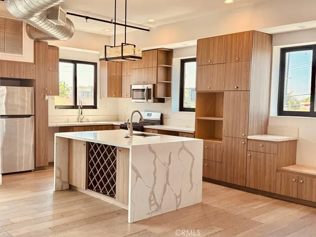 930 N Grand, Santa Ana, California 92701