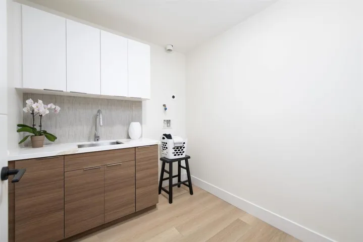 2501 State Street 302, Carlsbad, California 92008
