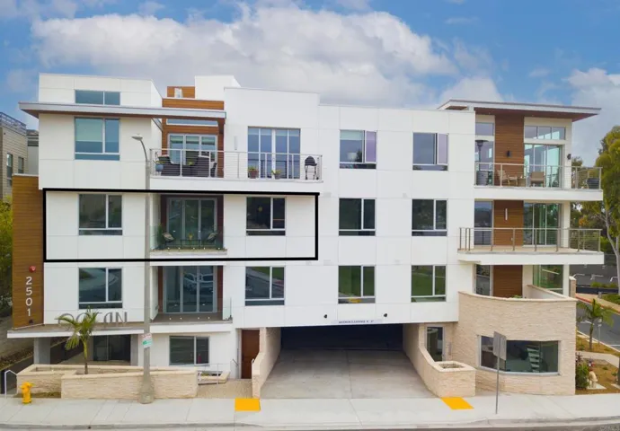 2501 State Street 302, Carlsbad, California 92008