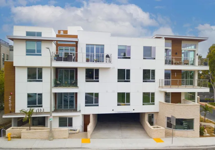 2501 State Street 302, Carlsbad, California 92008