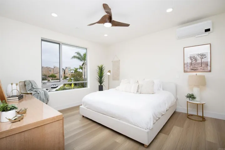 2501 State Street 302, Carlsbad, California 92008