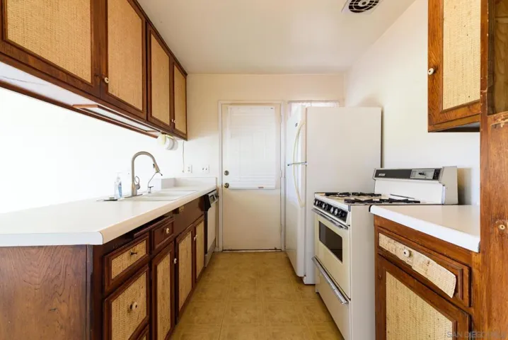 7718 Carla St, Garden Grove, California 92841