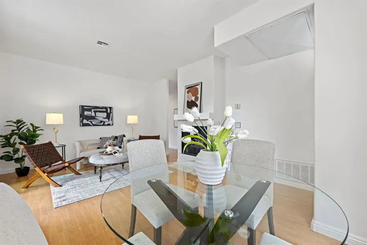 8652 New Salem St. 33, San Diego, California 92126