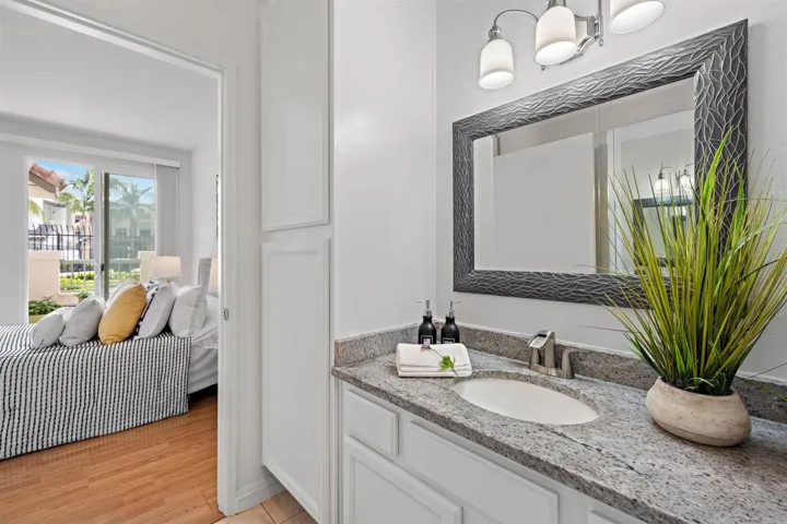 8652 New Salem St. 33, San Diego, California 92126
