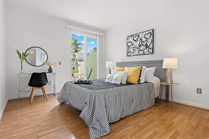 8652 New Salem St. 33, San Diego, California 92126