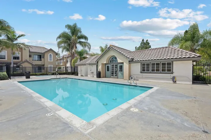 8652 New Salem St. 33, San Diego, California 92126