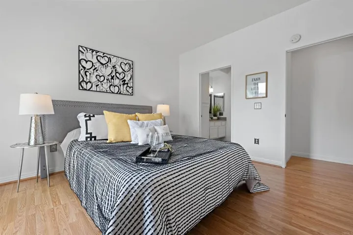 8652 New Salem St. 33, San Diego, California 92126