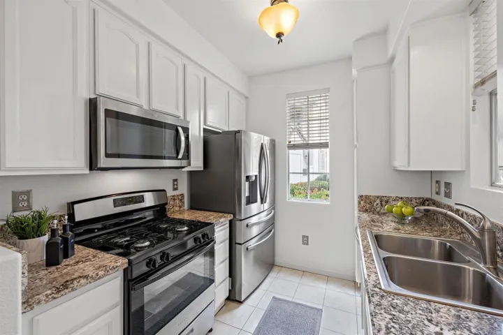 8652 New Salem St. 33, San Diego, California 92126