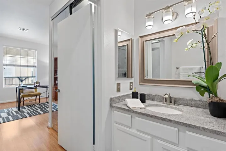 8652 New Salem St. 33, San Diego, California 92126