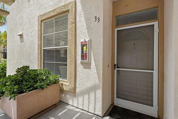 8652 New Salem St. 33, San Diego, California 92126