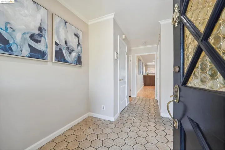 2351 Longview Dr, San Leandro, California 94577-6318