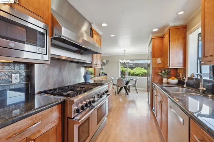 2351 Longview Dr, San Leandro, California 94577-6318